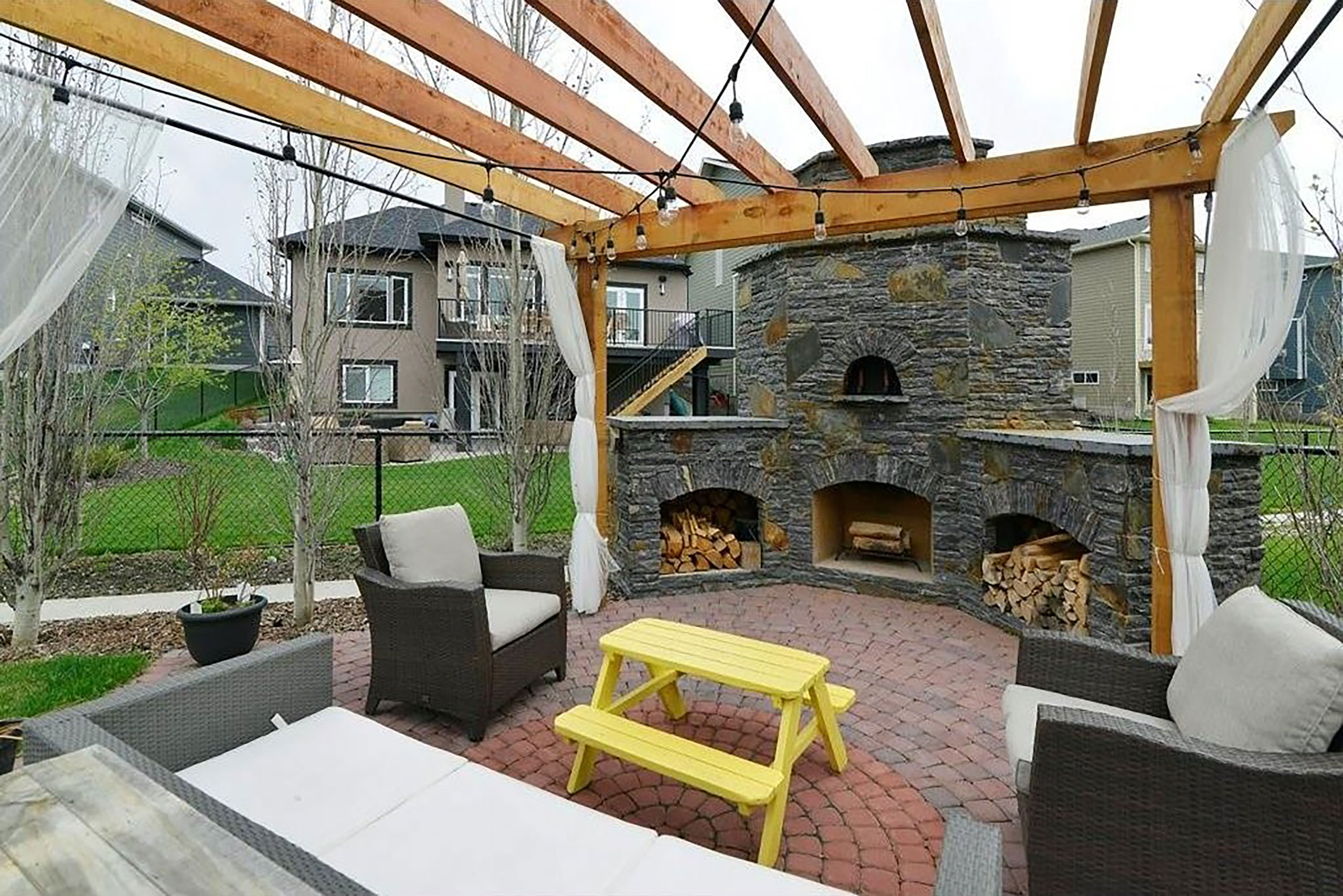 Fireplace & Wood Burning Pizza Oven