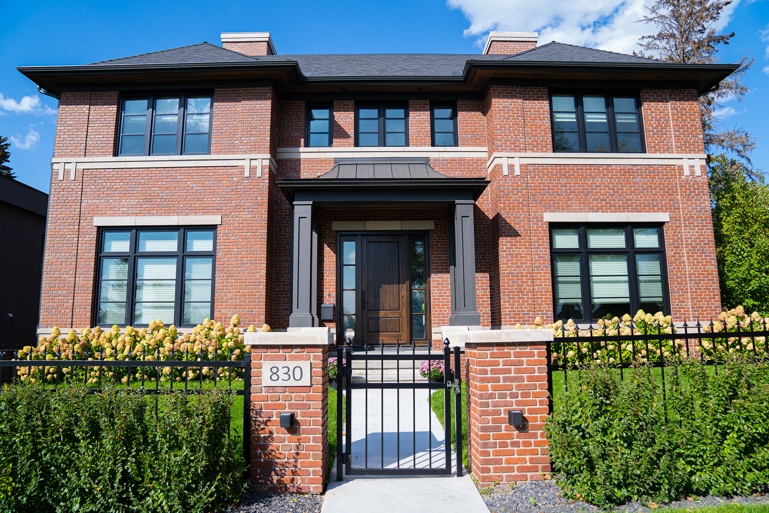 830 Hillcrest Ave